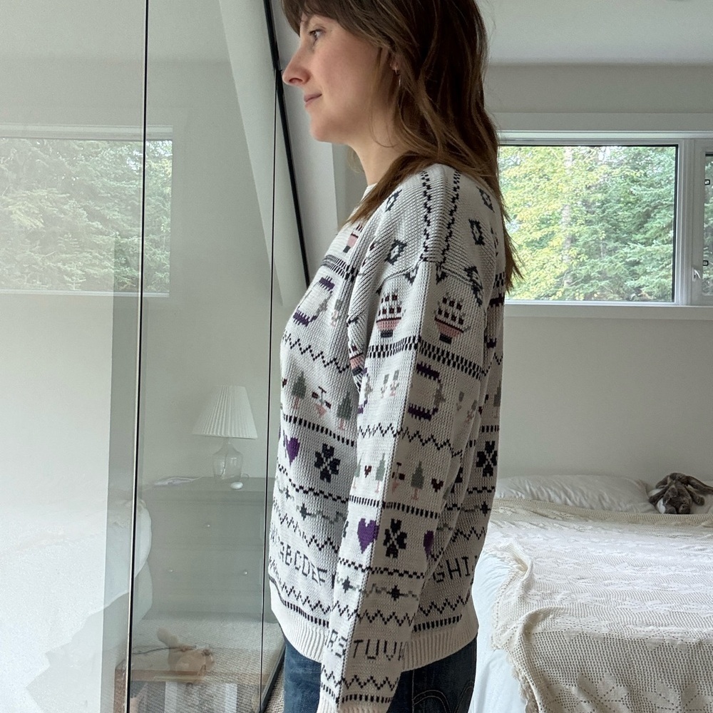 Vintage alphabet White and Purple Patterned Sweater teacher small - Picture 2 of 12